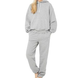 Alo Yoga Accolade Hoodie and Sweatpants Set